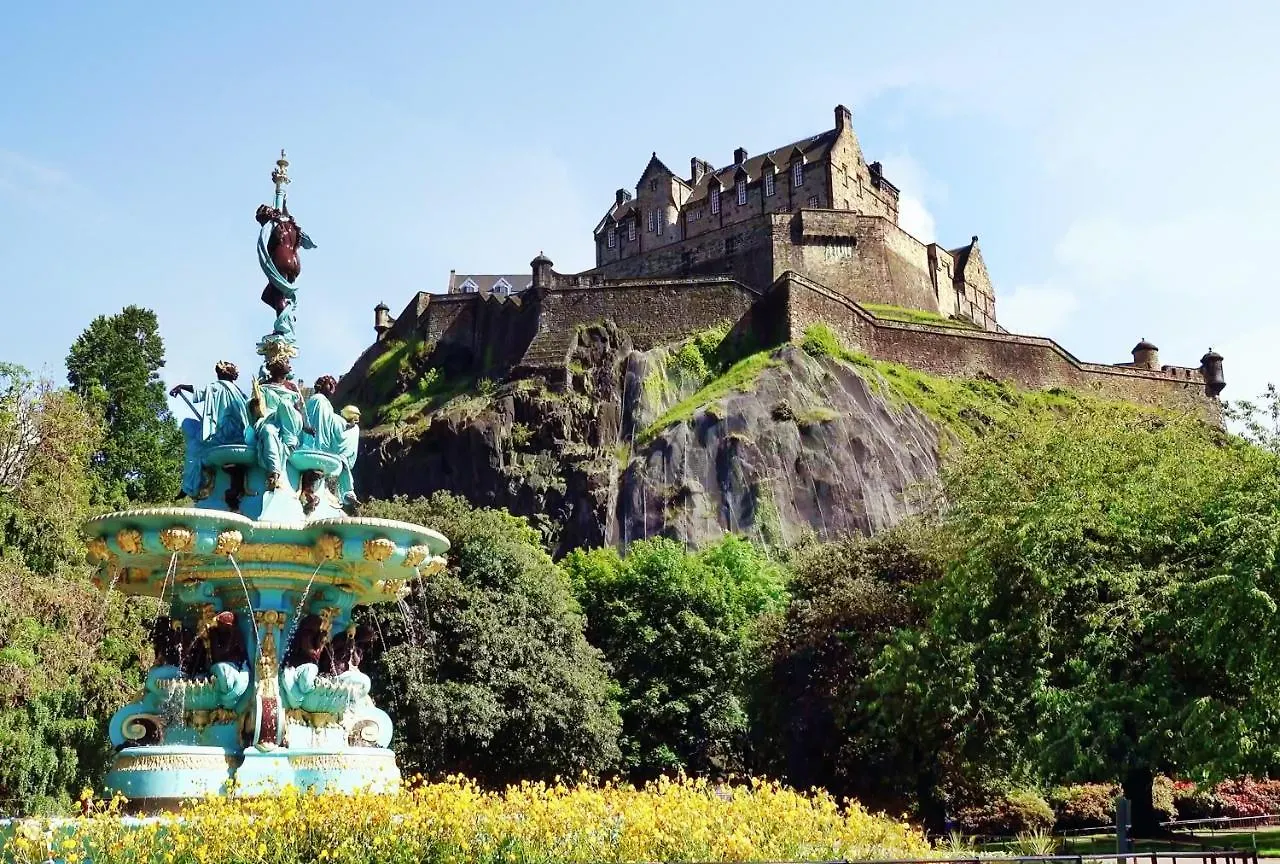 Lejlighed Pass The Keys Superb 1 Bed Flat In Traditional Victorian Building Edinburgh